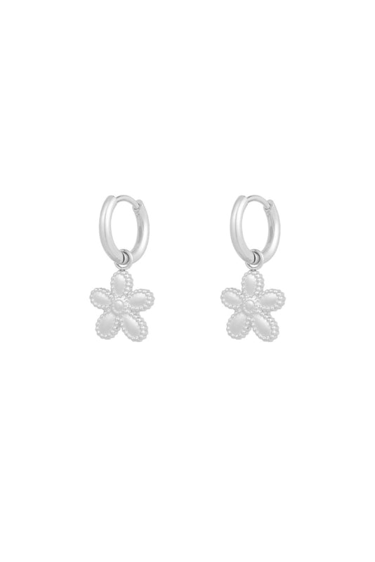 Bloemen oorbellen zilver